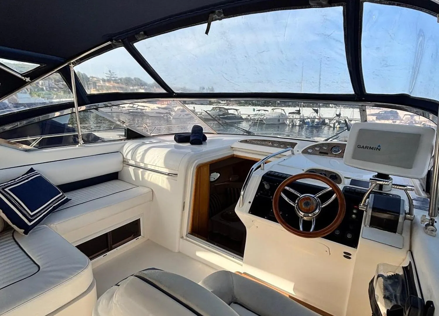 Dormir A Bordo De Un Barco En La Costa Del Sol マルベーリャ 0*,  スペイン