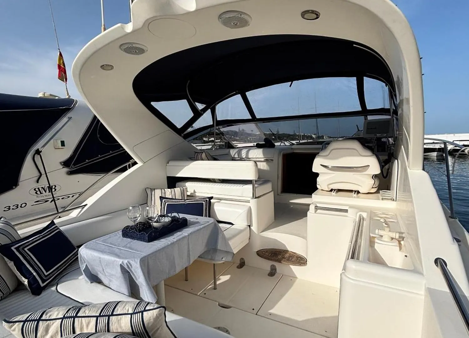 Dormir A Bordo De Un Barco En La Costa Del Sol マルベーリャ